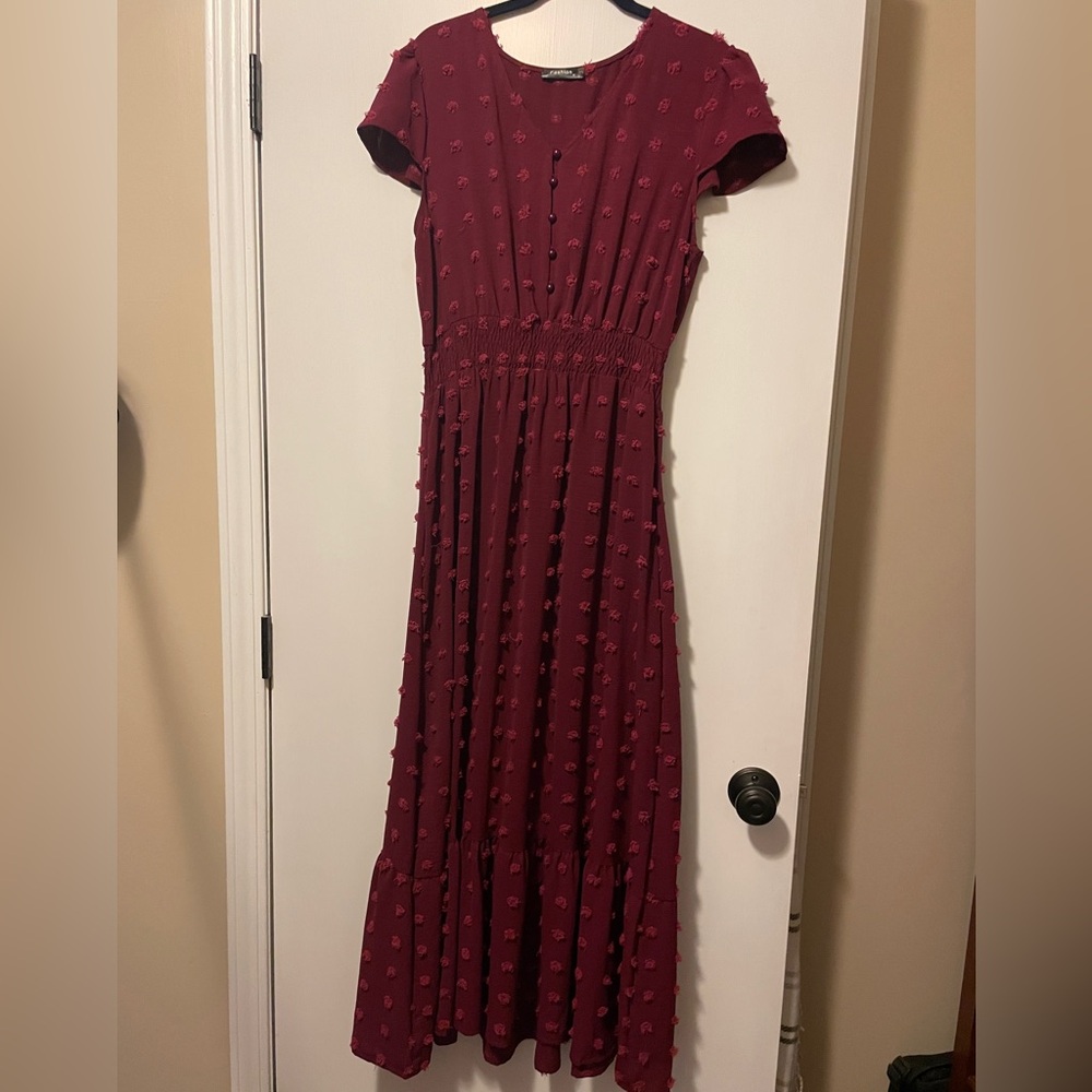 Elegant Burgundy Maxi Dress
